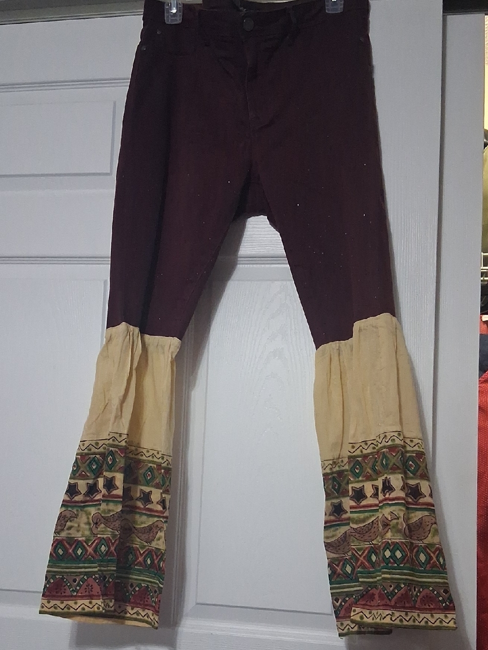 Jordache Wine Embellished Jeans with Branded Button & Bell Bottom PrintSz16 $35